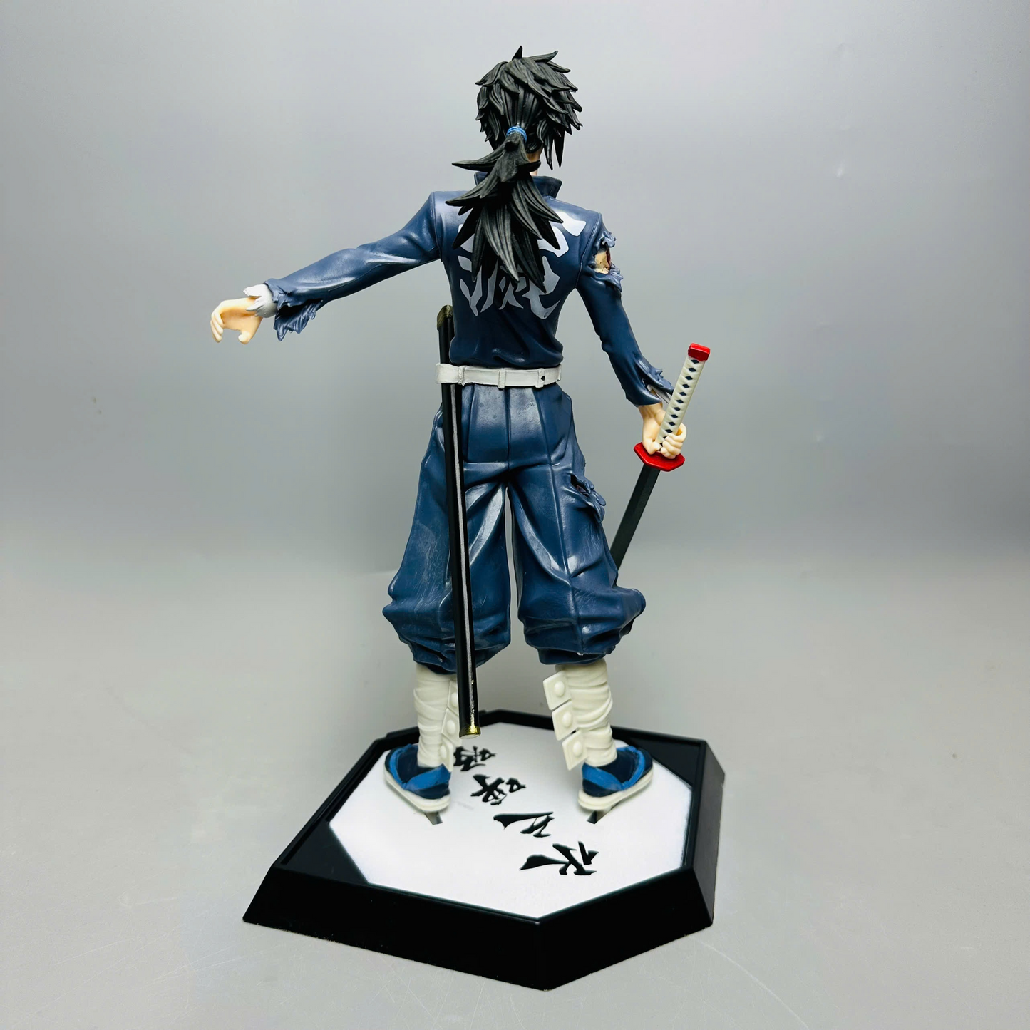Mô Hình Kimetsu No Yaiba Thuỷ Trụ Tomioka Giyuu cao 28cm